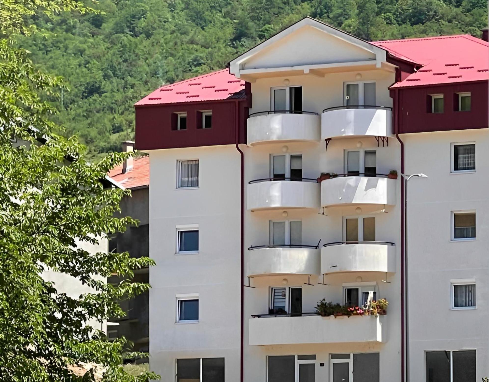 Zora Apartment Плужине Экстерьер фото