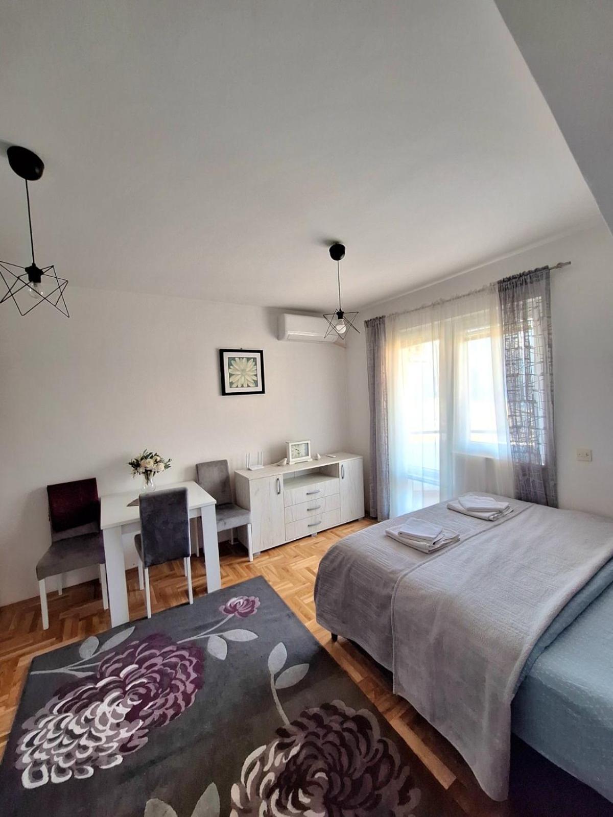 Zora Apartment Плужине Экстерьер фото
