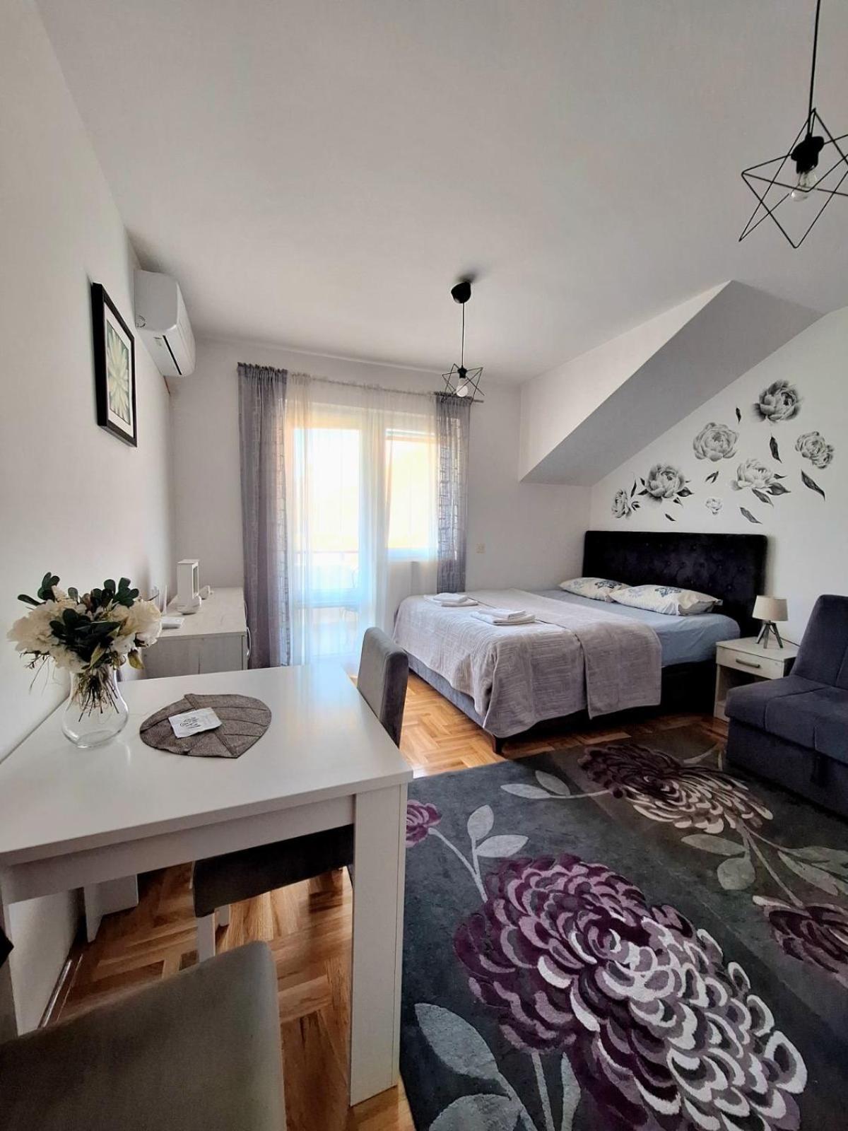 Zora Apartment Плужине Экстерьер фото